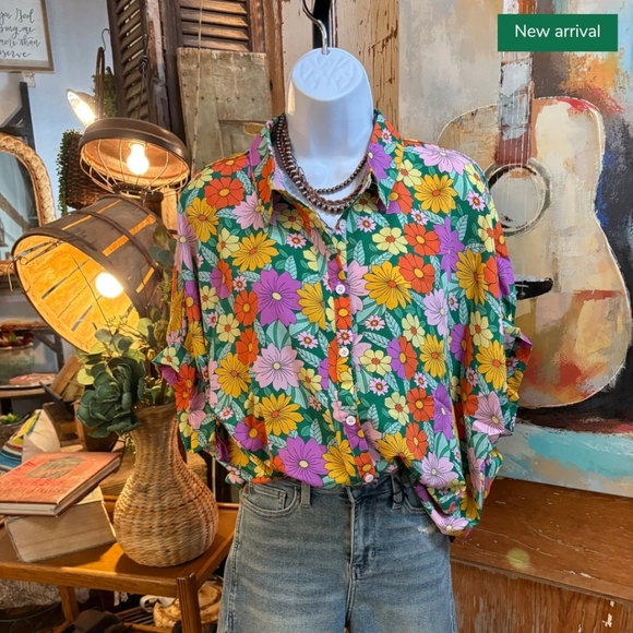 Umgee NWTs Bright Flower Print Boxy Cut Button Down Top - Picture 1 of 7